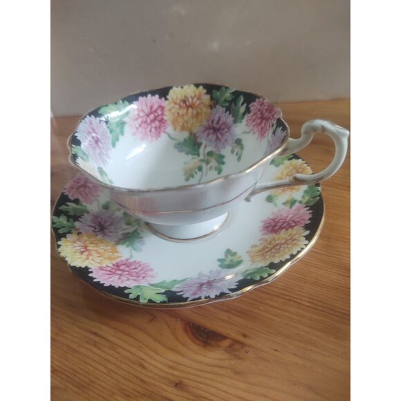 Vintage Double Warrant Paragon Mums Tea Cup & Saucer, Chrysanthemum flowers 1940 - Picture 13 of 14